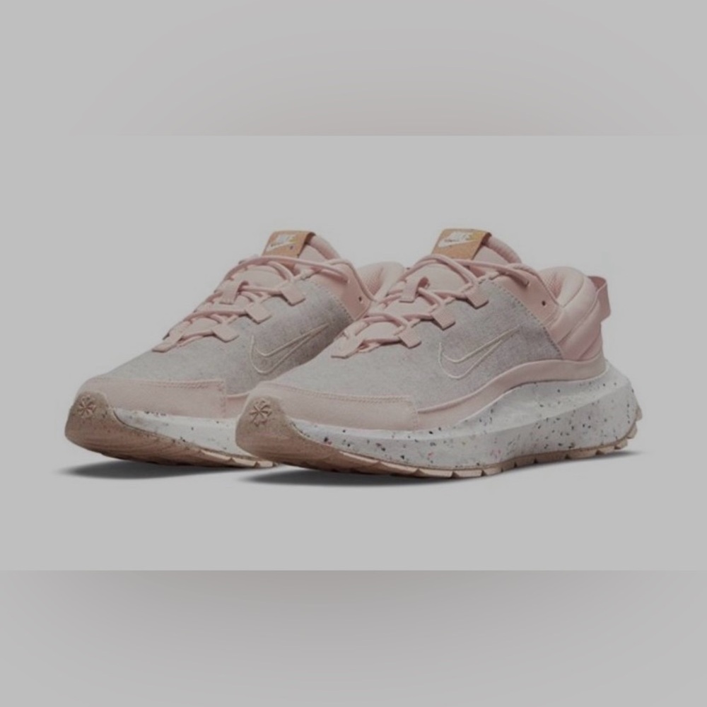 NWOB NIKE CRATER REMIXA WOMENS SNEAKERS- US 8